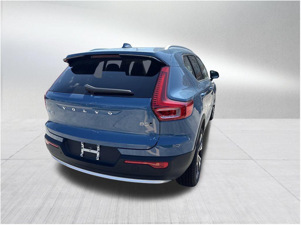 new 2025 Volvo XC40 car, priced at $51,045