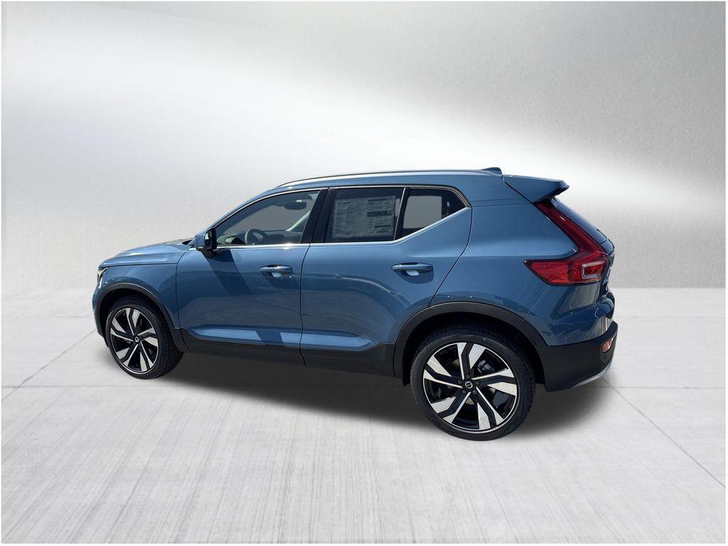 new 2025 Volvo XC40 car, priced at $51,045