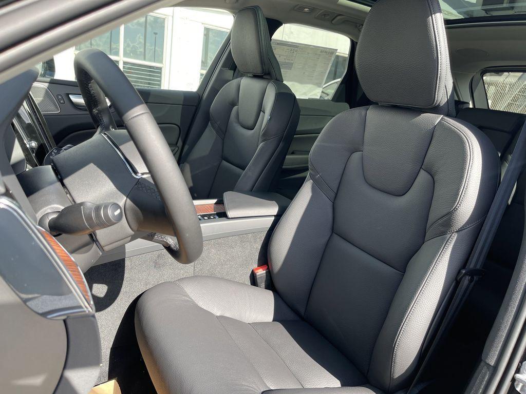 new 2024 Volvo XC60 car, priced at $38,945