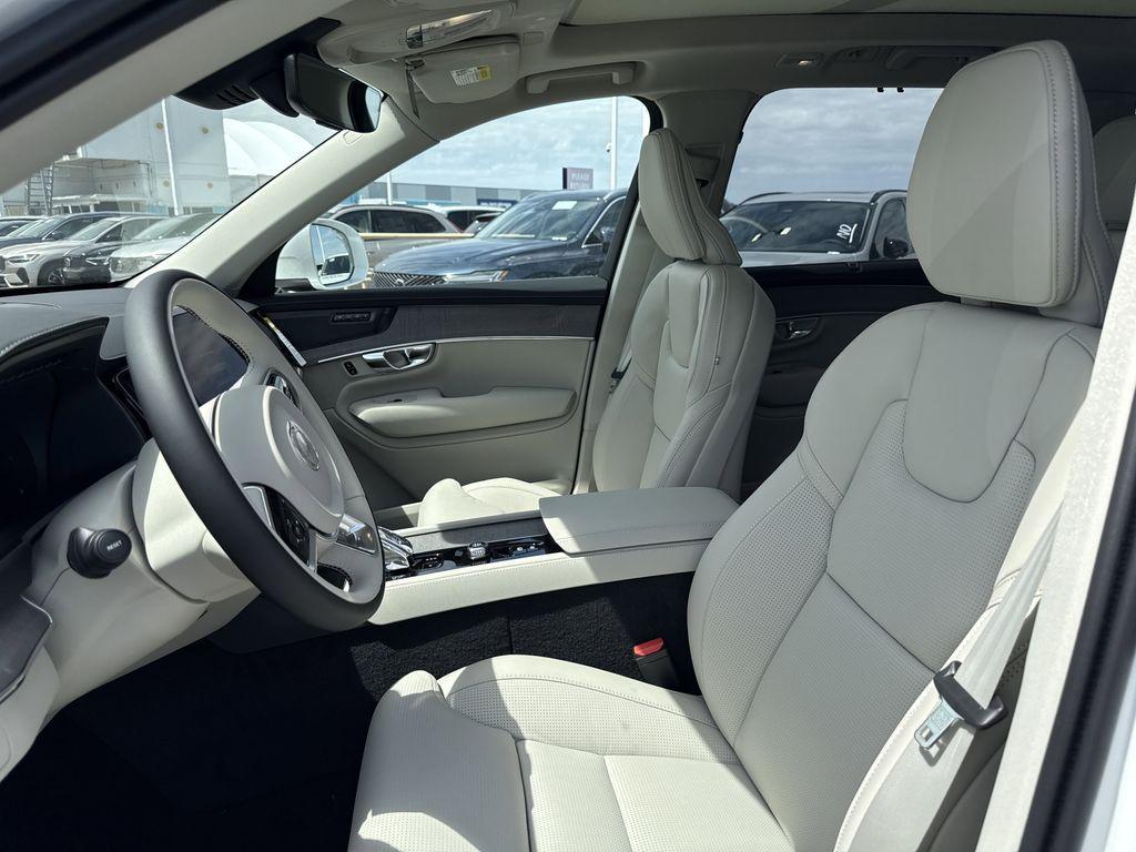 new 2025 Volvo XC90 car, priced at $72,645