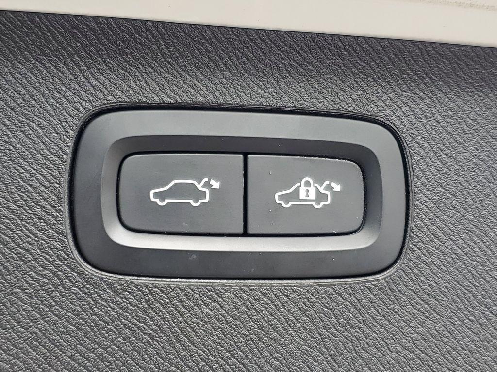 used 2020 Volvo XC90 car, priced at $23,490