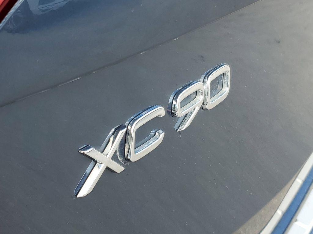 used 2022 Volvo XC90 car, priced at $37,990