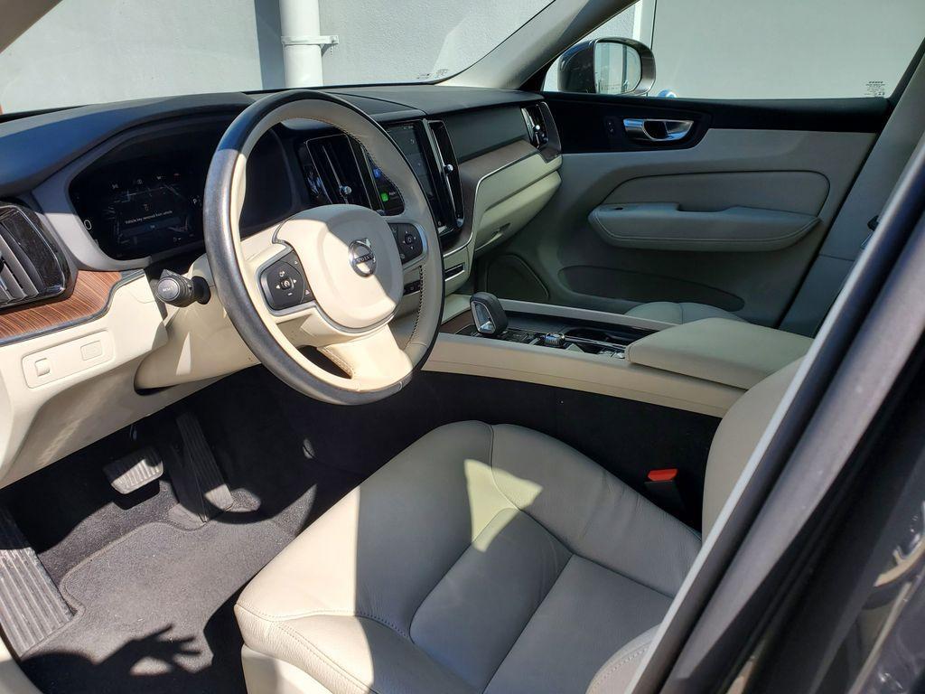 used 2022 Volvo XC60 car, priced at $31,990