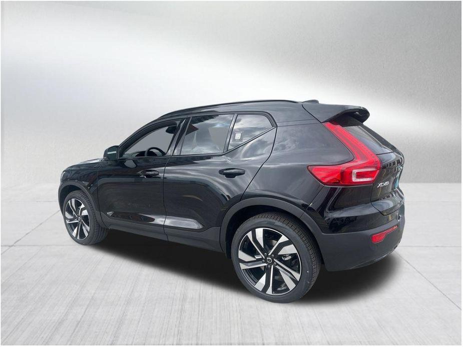 new 2024 Volvo XC40 car, priced at $40,020