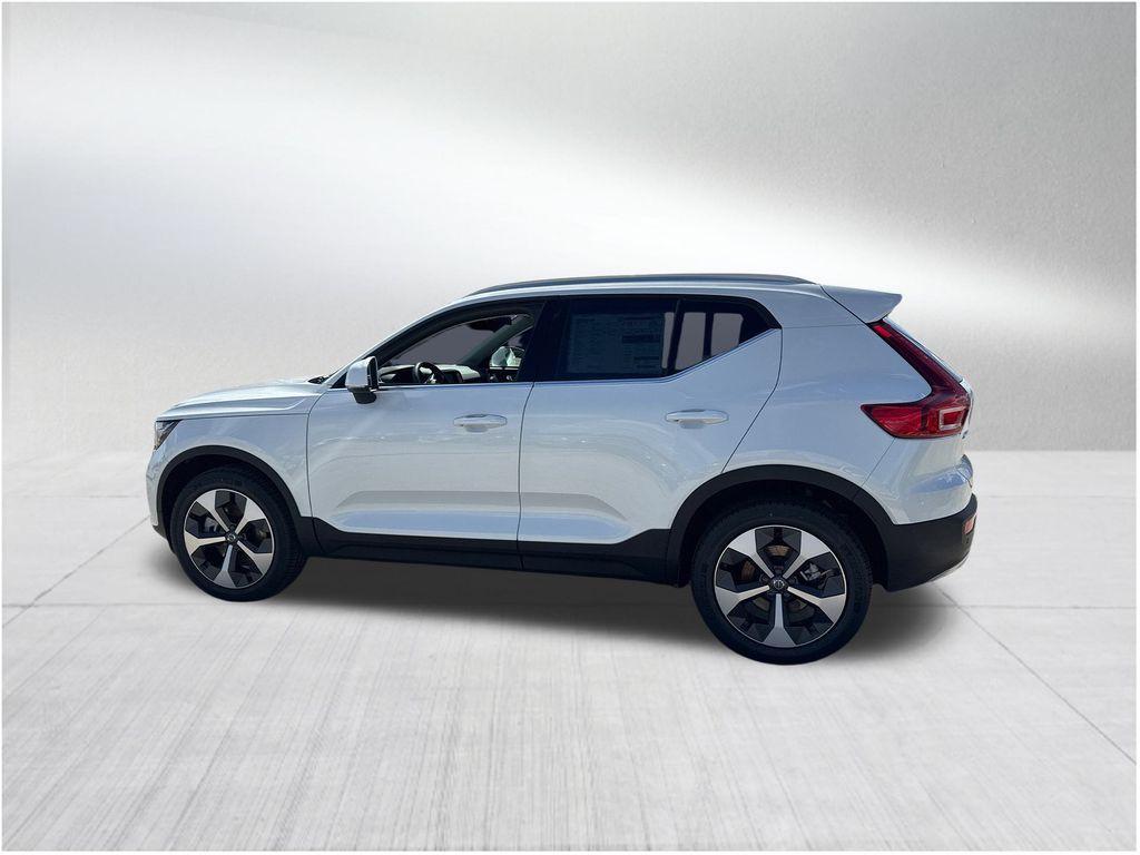 new 2025 Volvo XC40 car, priced at $43,015