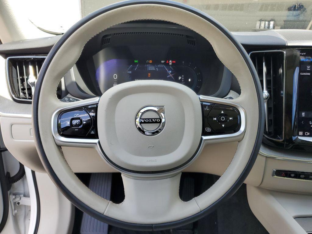 used 2023 Volvo XC60 car, priced at $32,990
