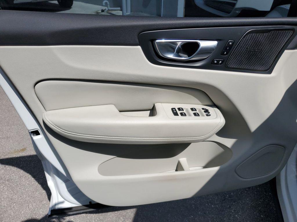 used 2023 Volvo XC60 car, priced at $32,990