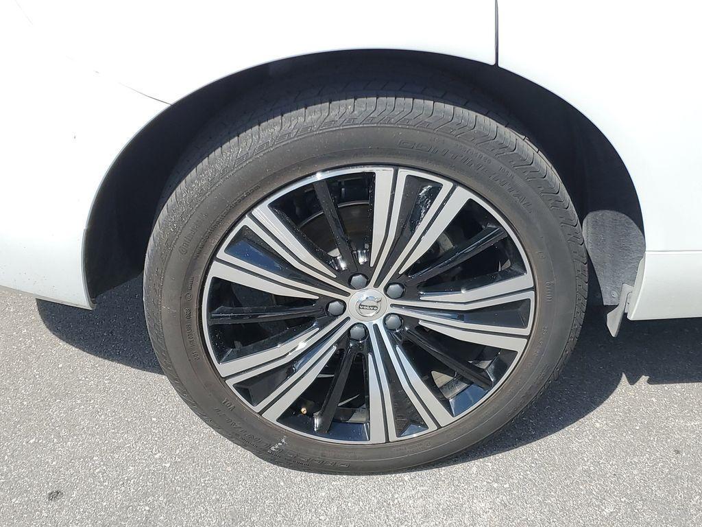 used 2023 Volvo XC60 car, priced at $32,990