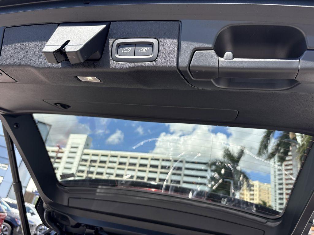 new 2026 Volvo XC60 car, priced at $59,420