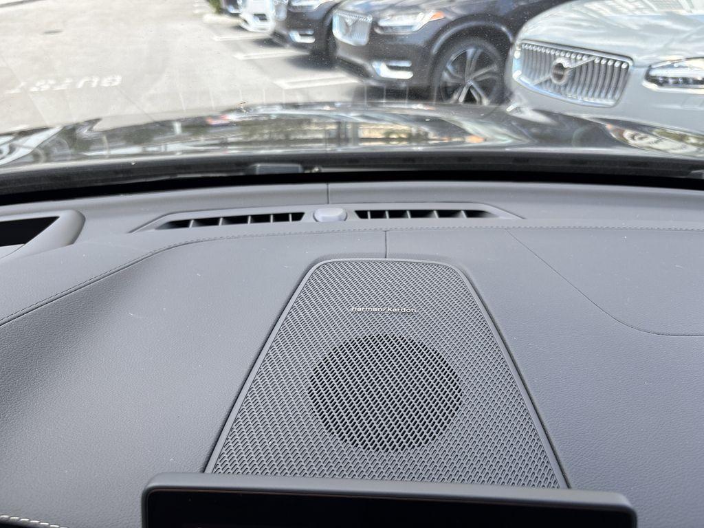 new 2026 Volvo XC60 car, priced at $59,420