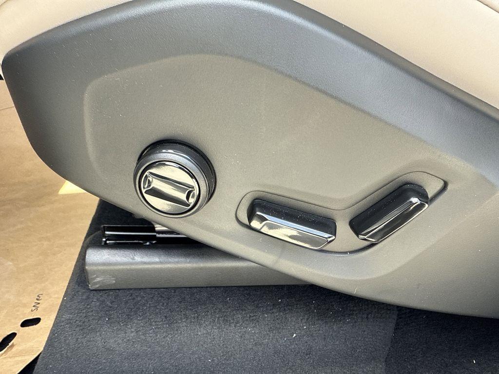 new 2025 Volvo XC90 Plug-In Hybrid car, priced at $78,805