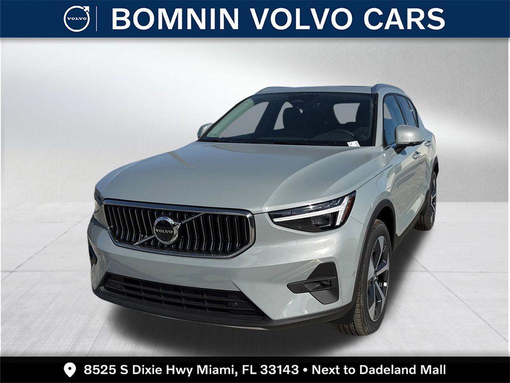 new 2025 Volvo XC40 car, priced at $45,315