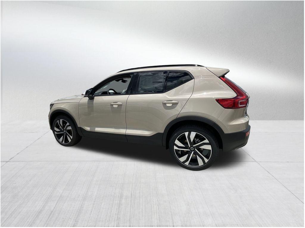 new 2025 Volvo XC40 car, priced at $47,920