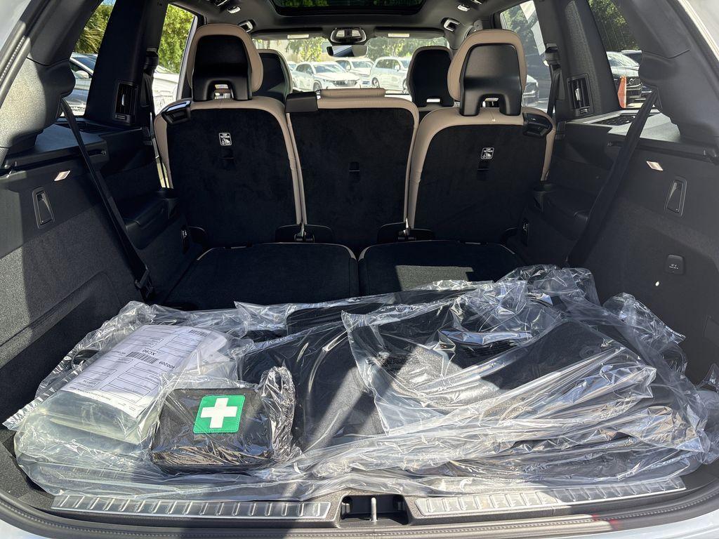 new 2026 Volvo XC90 car, priced at $62,325