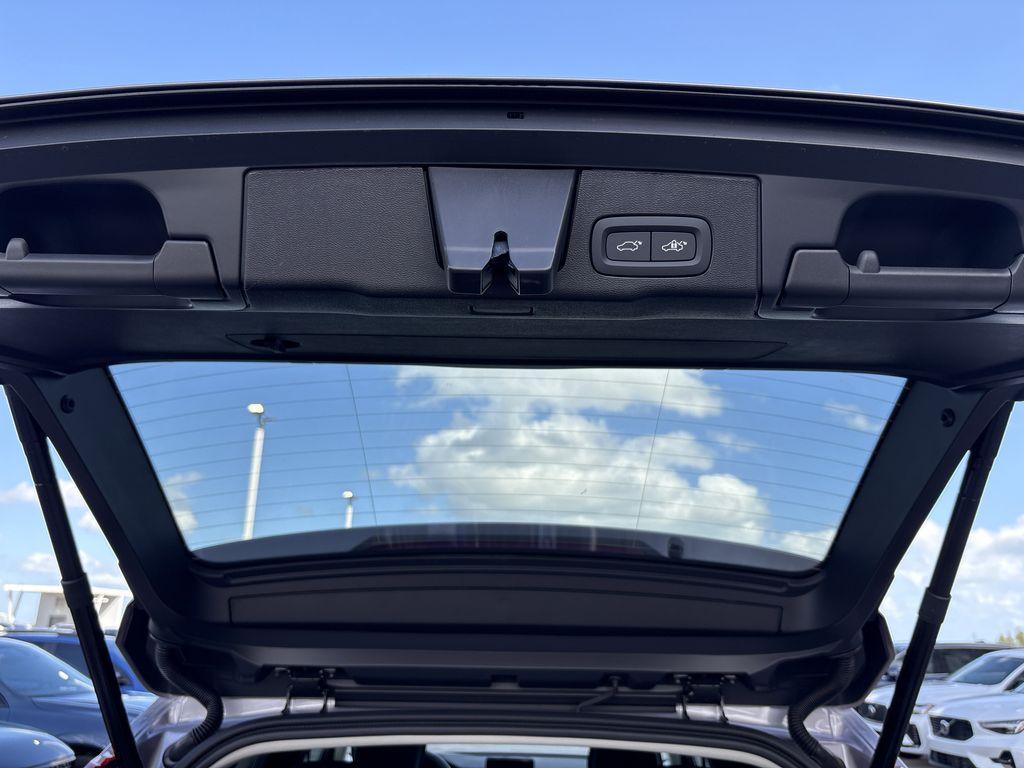 new 2026 Volvo XC60 car, priced at $42,995