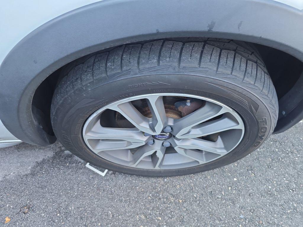 used 2017 Volvo V60 Cross Country car, priced at $11,490