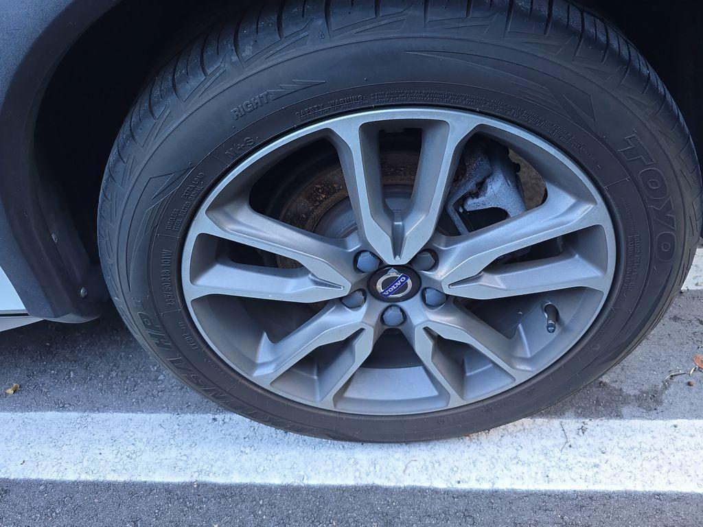 used 2017 Volvo V60 Cross Country car, priced at $11,490