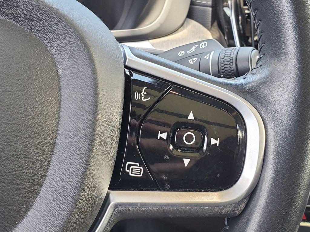 used 2022 Volvo XC60 car, priced at $36,990