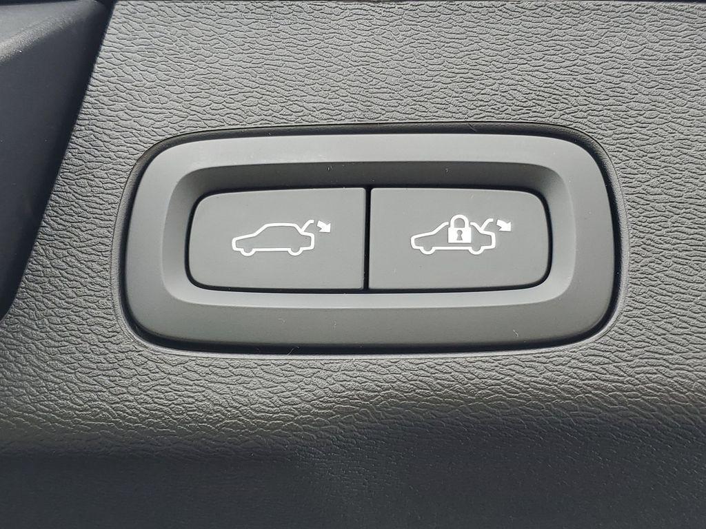 used 2023 Volvo XC60 car, priced at $39,490