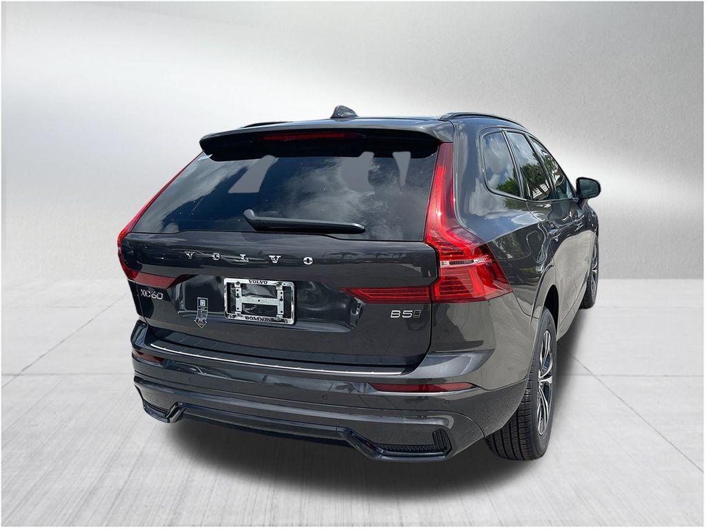 new 2025 Volvo XC60 car, priced at $44,525