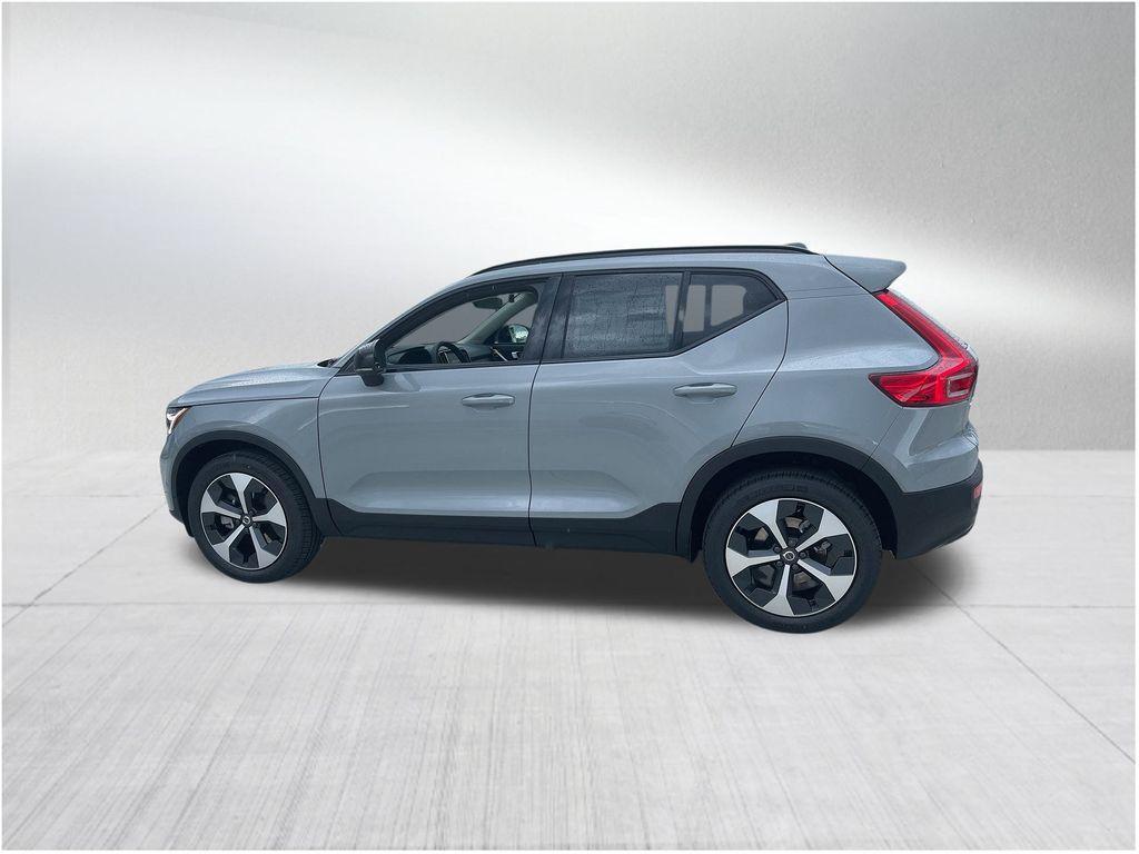 new 2025 Volvo XC40 car, priced at $45,315