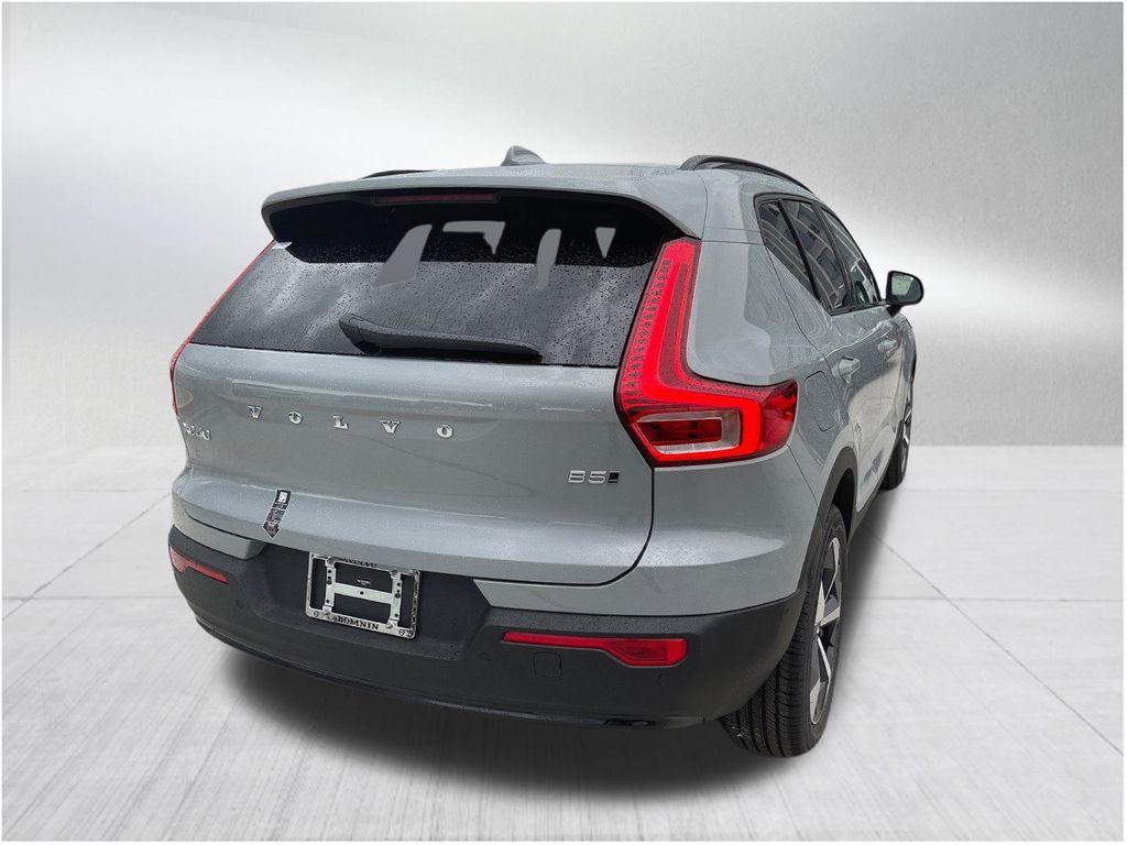 new 2025 Volvo XC40 car, priced at $45,315