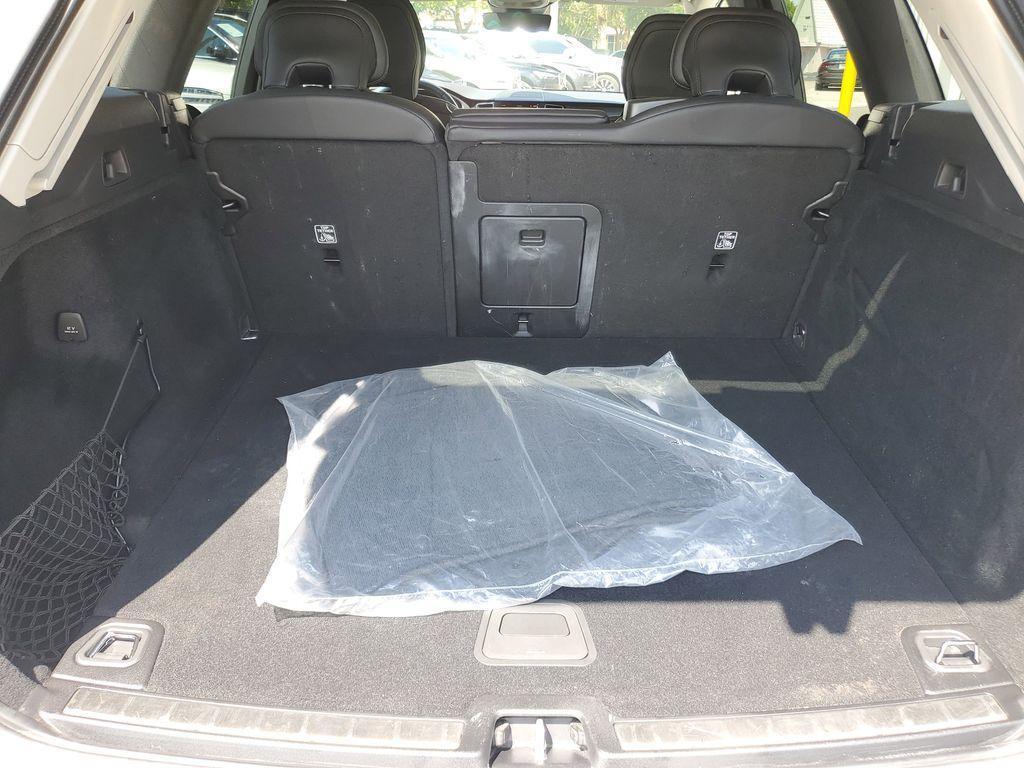 used 2022 Volvo XC60 car, priced at $31,490