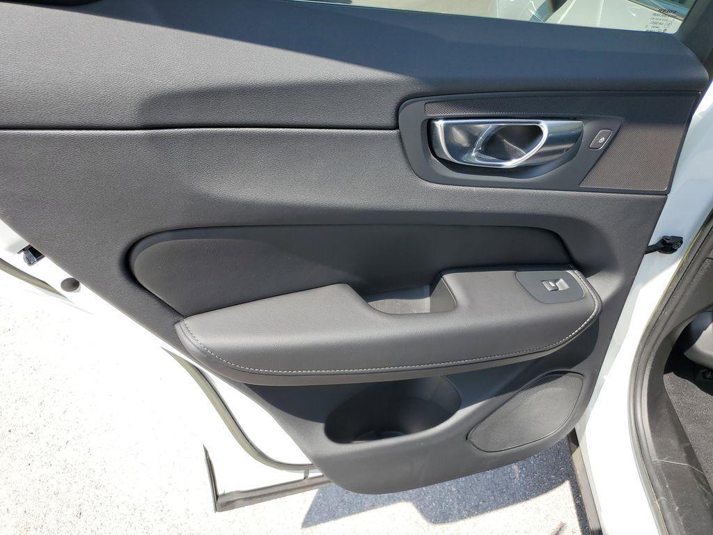 used 2022 Volvo XC60 car, priced at $31,490
