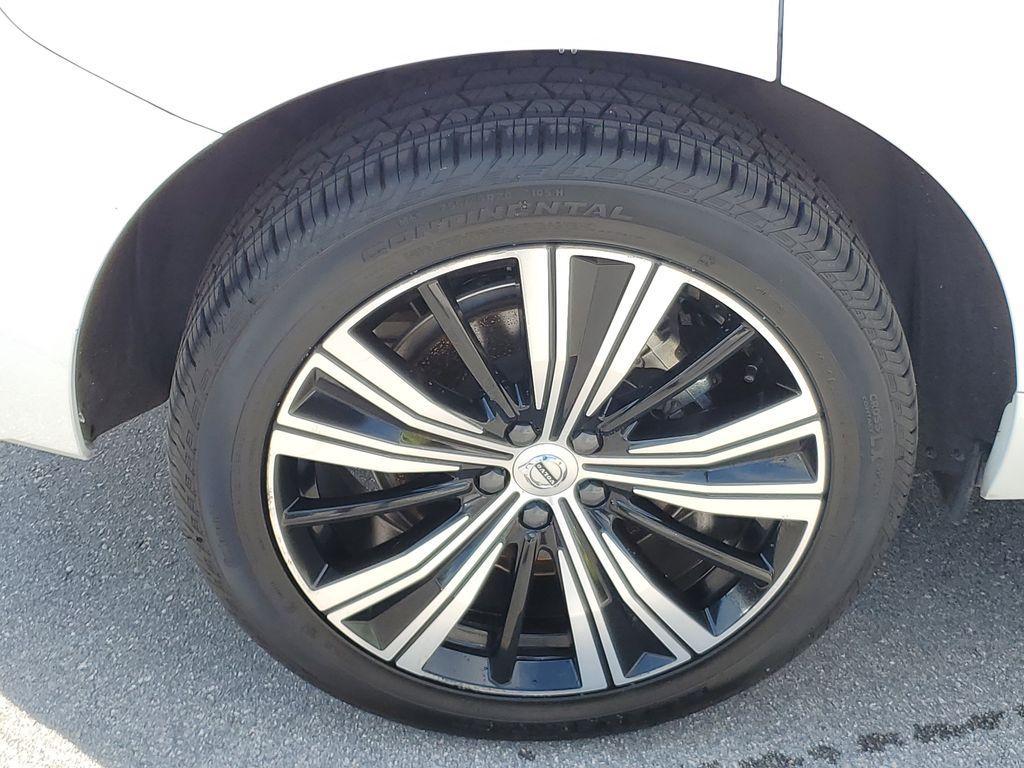 used 2022 Volvo XC60 car, priced at $31,490