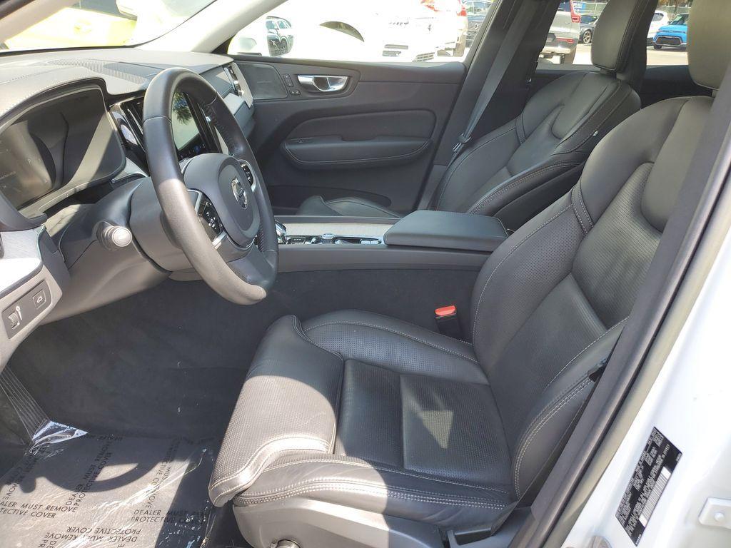 used 2022 Volvo XC60 car, priced at $31,490