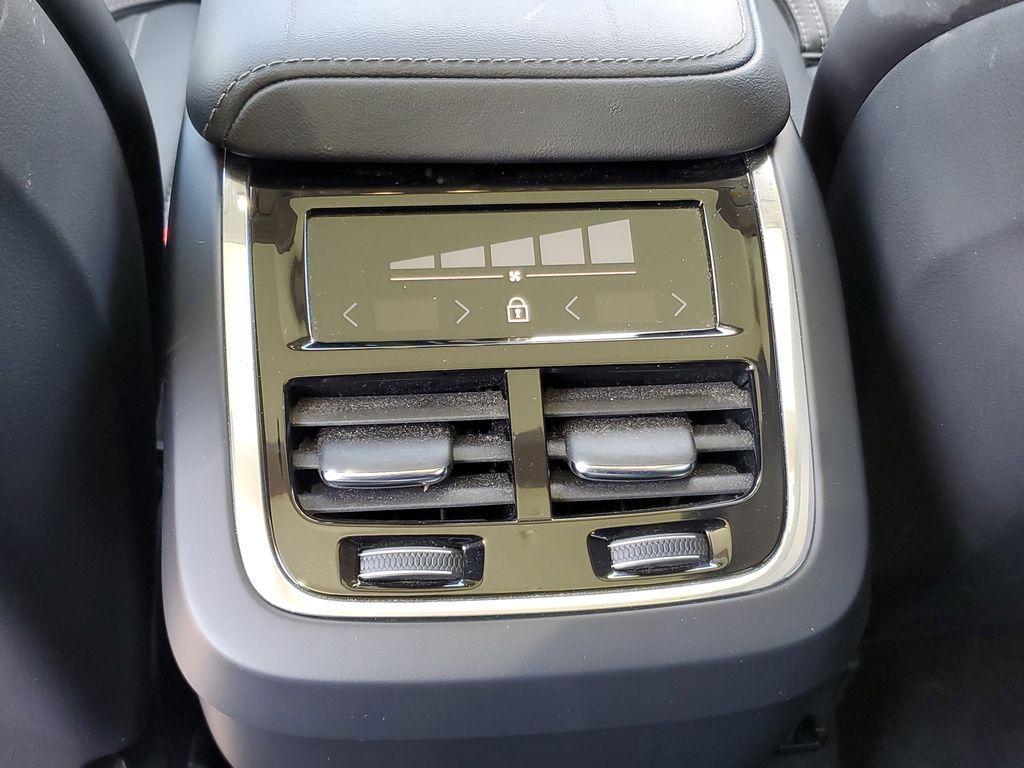 used 2022 Volvo XC60 car, priced at $31,490