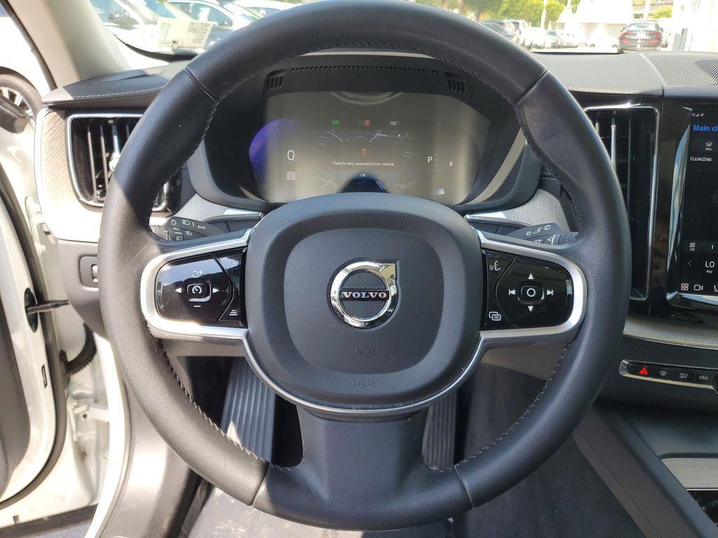 used 2022 Volvo XC60 car, priced at $31,490