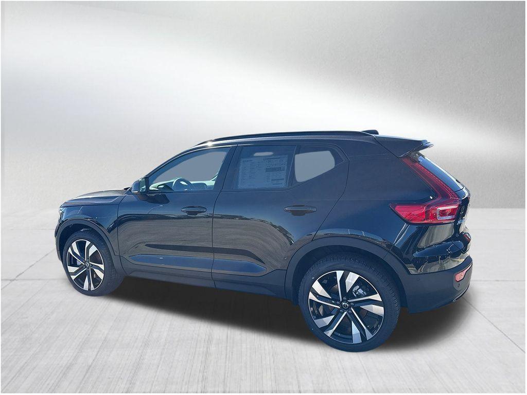 new 2025 Volvo XC40 car, priced at $51,445