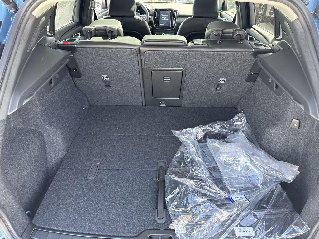 new 2025 Volvo XC40 car, priced at $51,445