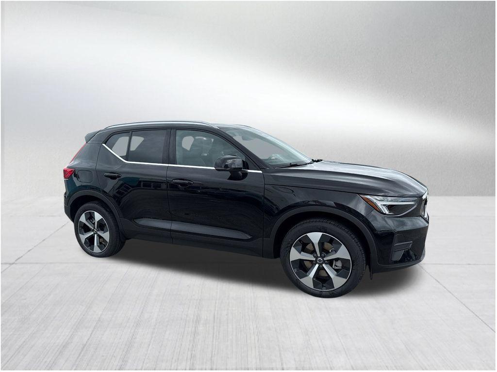 new 2025 Volvo XC40 car, priced at $43,015