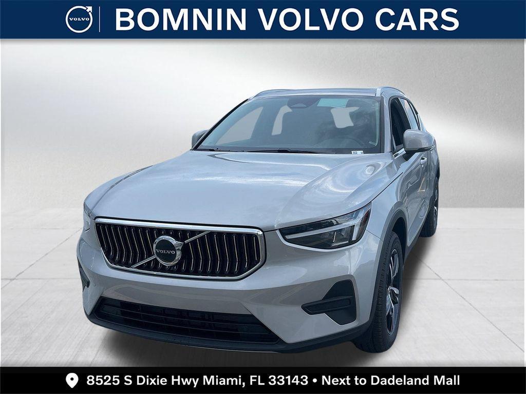 new 2025 Volvo XC40 car, priced at $41,450