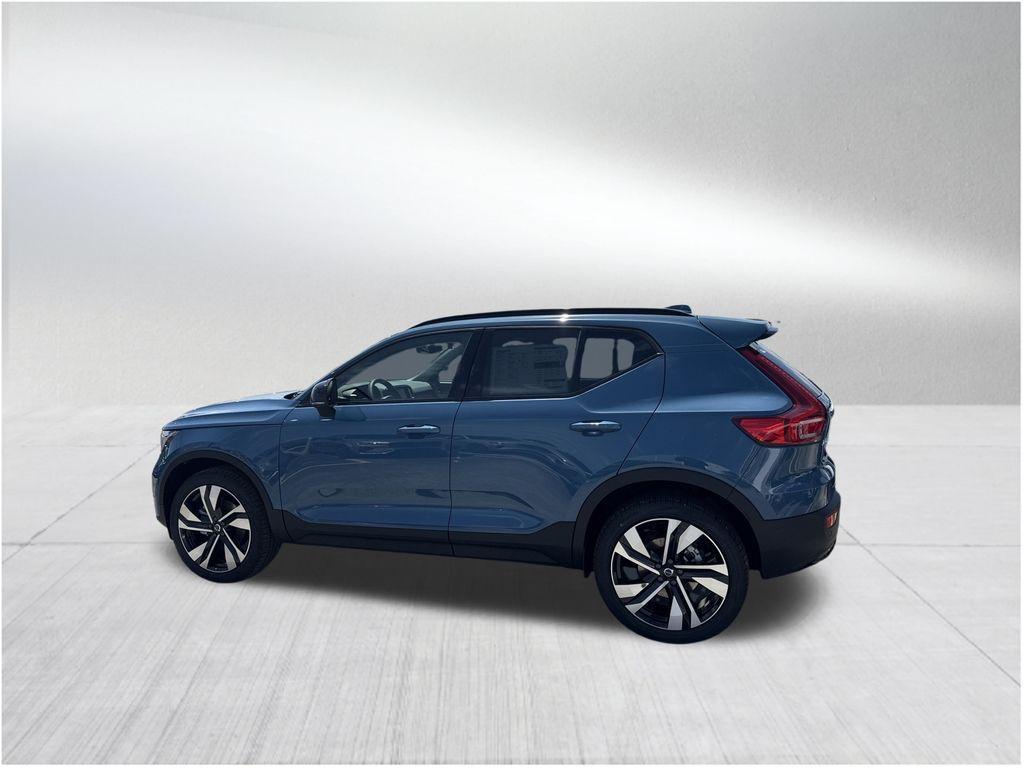 new 2025 Volvo XC40 car, priced at $49,870