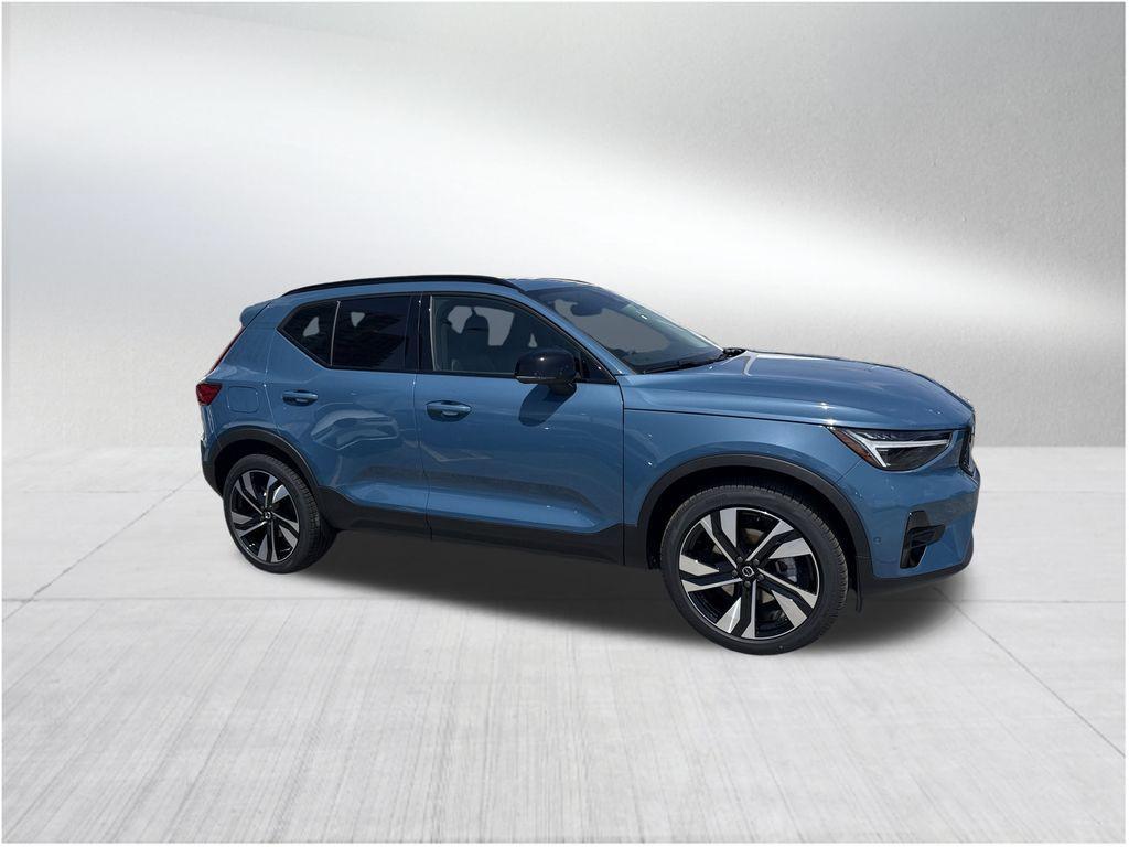 new 2025 Volvo XC40 car, priced at $49,870