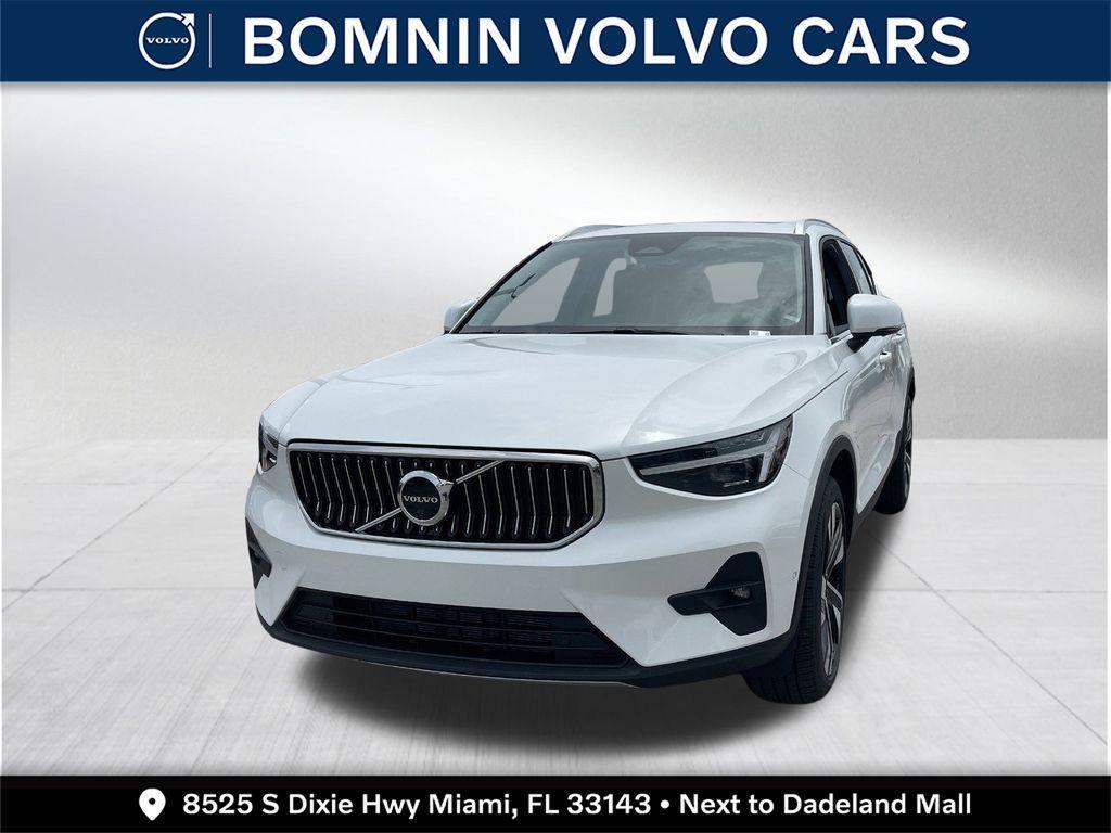 new 2025 Volvo XC40 car, priced at $48,215