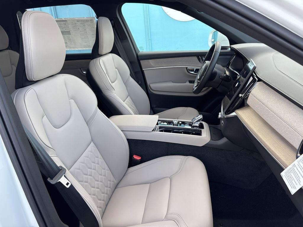 new 2026 Volvo XC90 Plug-In Hybrid car, priced at $78,375