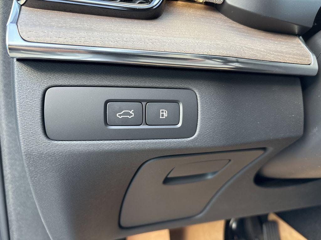 new 2026 Volvo XC90 Plug-In Hybrid car, priced at $78,375