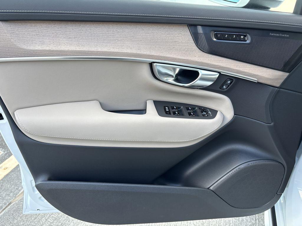 new 2026 Volvo XC90 Plug-In Hybrid car, priced at $78,375