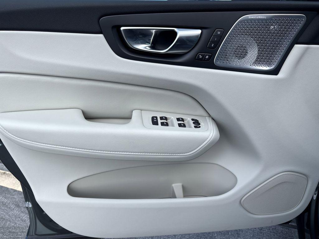 new 2026 Volvo XC60 Plug-In Hybrid car, priced at $71,310