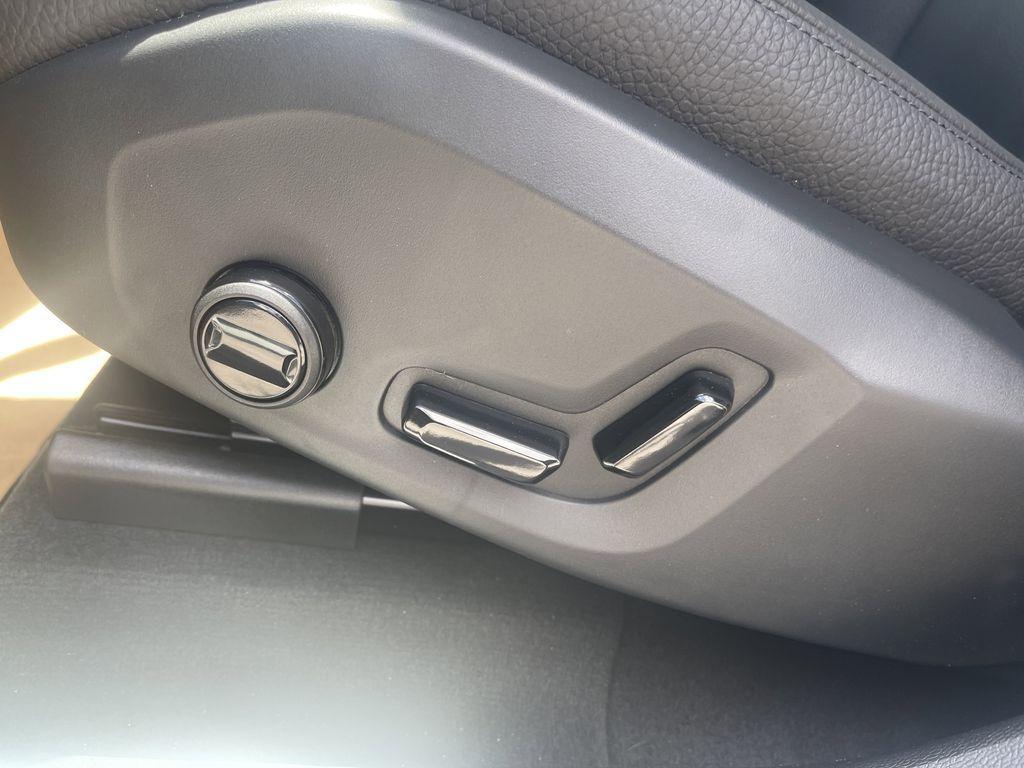 new 2023 Volvo XC60 car, priced at $38,240