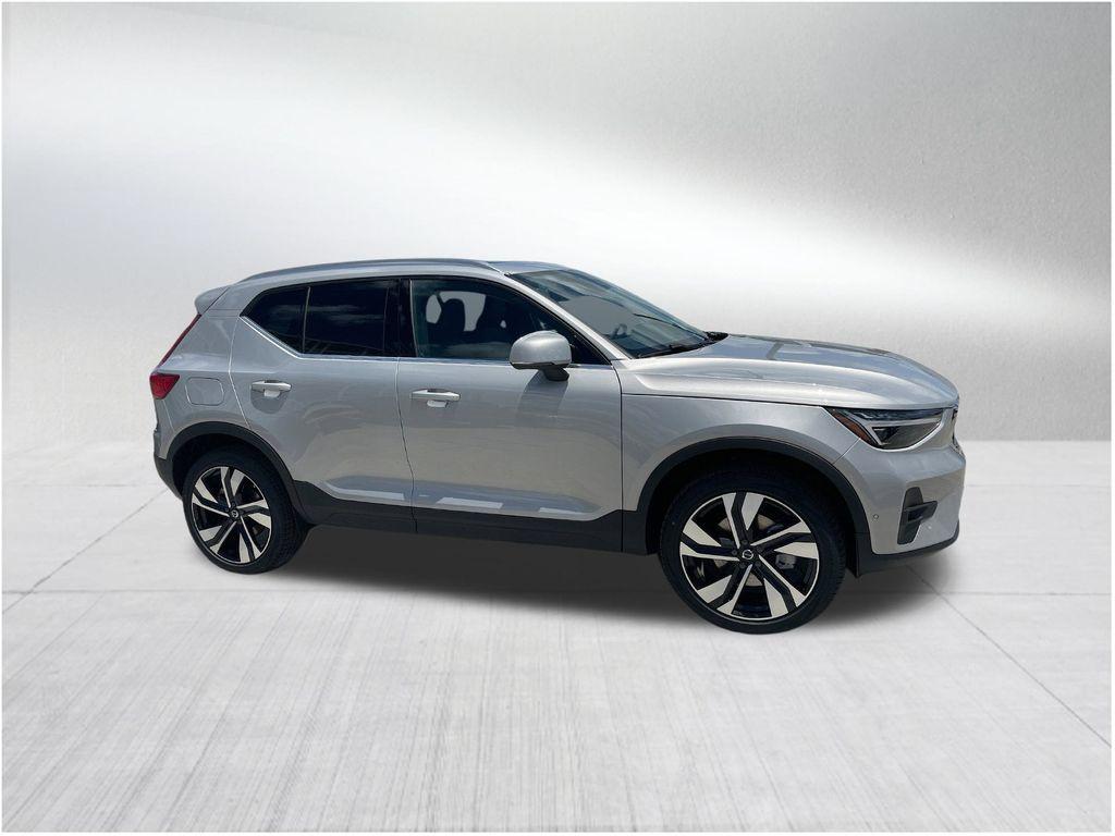 new 2025 Volvo XC40 car, priced at $48,035