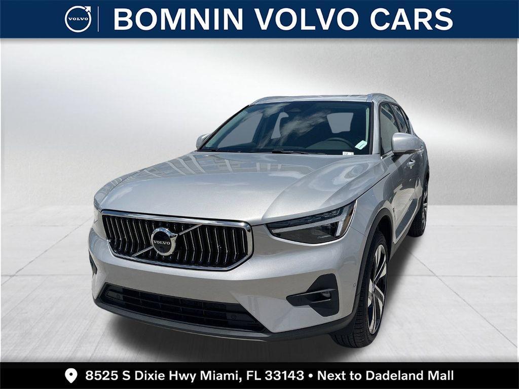 new 2025 Volvo XC40 car, priced at $48,035