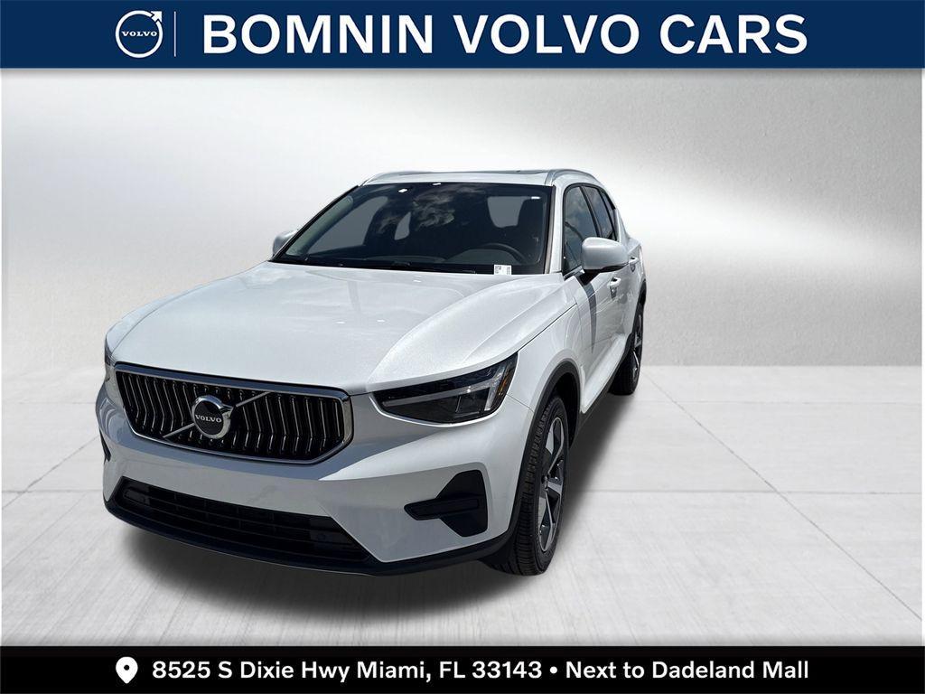 new 2025 Volvo XC40 car, priced at $36,924