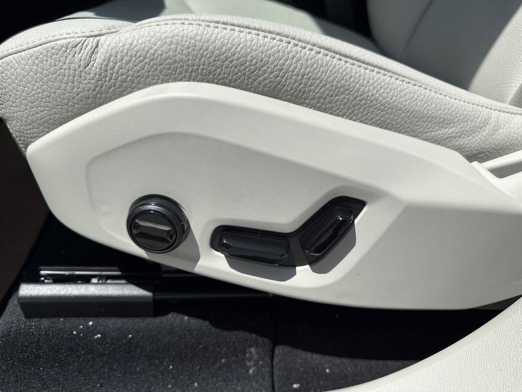 new 2025 Volvo XC60 Plug-In Hybrid car, priced at $64,495