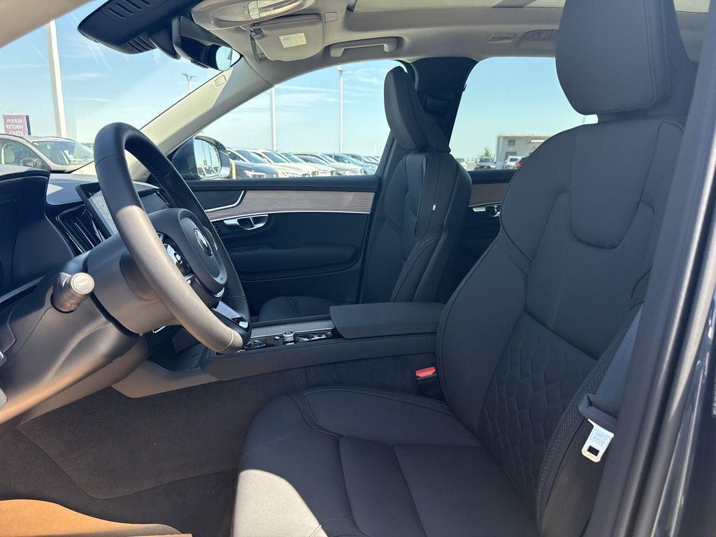 new 2025 Volvo XC90 car, priced at $65,445