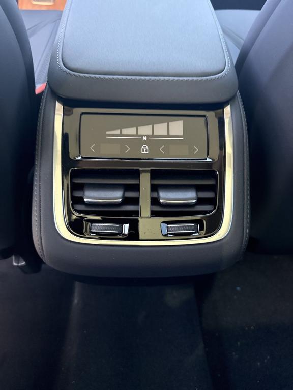 new 2025 Volvo XC90 car, priced at $65,445